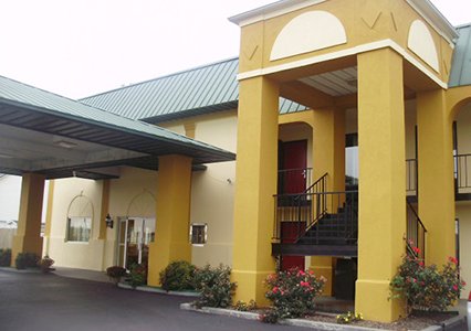 Pet Friendly Econo Lodge in Knoxville, Tennessee
