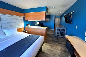 Pet Friendly Microtel Inn And Suites Tomah in Tomah, Wisconsin