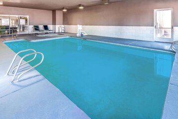 Pet Friendly La Quinta Inn & Suites Roswell in Roswell, New Mexico