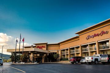 Pet Friendly Hampton Inn Caryville I 75 / Cove Lake State Park in Caryville, Tennessee