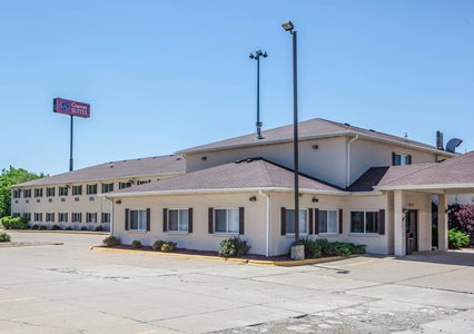 Pet Friendly Comfort Suites in Peoria, Illinois