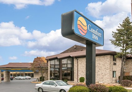 Pet Friendly Comfort Inn Maumee - Perrysburgh Area in Maumee, Ohio