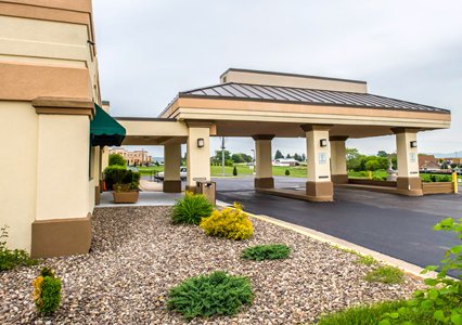 Pet Friendly Quality Inn in Mill Hall, Pennsylvania