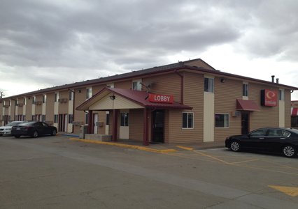 Pet Friendly Econo Lodge in Hays, Kansas