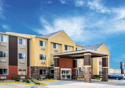 Pet Friendly Comfort Inn & Suites Waterloo ? Cedar Falls in Waterloo, Iowa