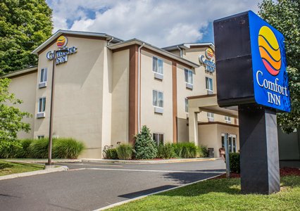 Pet Friendly Comfort Inn in Naugatuck, Connecticut