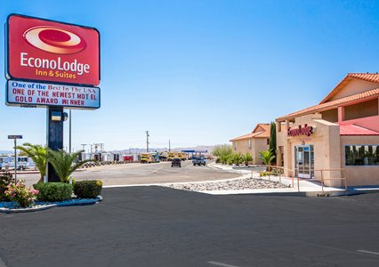Pet Friendly Econo Lodge Inn & Suites near China Lake Naval Station in Ridgecrest, California