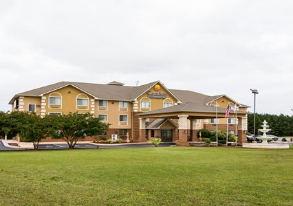 Pet Friendly Comfort Inn & Suites in South Hill, Virginia