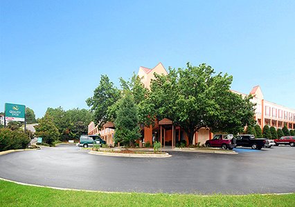 Pet Friendly Quality Inn in Homewood, Alabama