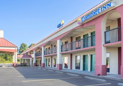 Pet Friendly Quality Inn Gordonsville in Gordonsville, Tennessee