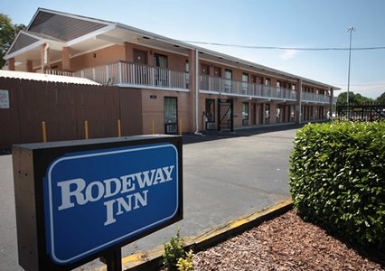 Pet Friendly Rodeway Inn in Charlotte, North Carolina