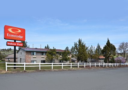 Pet Friendly Econo Lodge Inn & Suites Madras Chateau Inn in Madras, Oregon