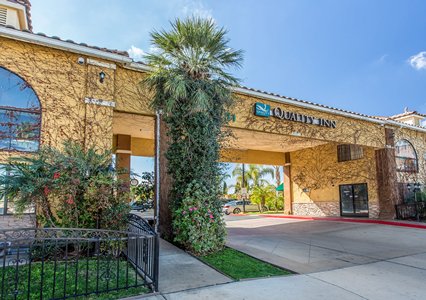 Pet Friendly Quality Inn in Hemet, California