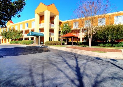 Pet Friendly Quality Inn & Suites Medical Park in Durham, North Carolina