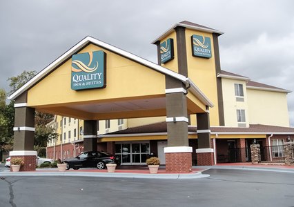 Pet Friendly Quality Inn & Suites in Huntsville, Alabama
