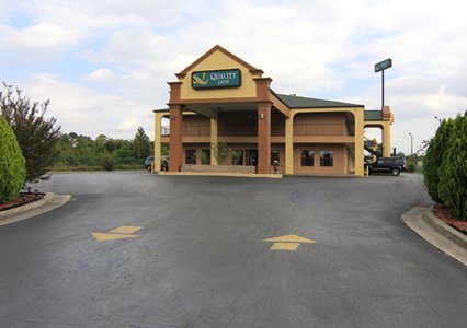 Pet Friendly Quality Inn in Adairsville, Georgia