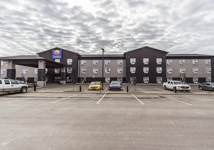 Pet Friendly Comfort Inn & Suites in Bonnyville, Alberta