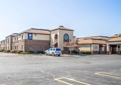 Pet Friendly Comfort Inn East in Oregon, Ohio