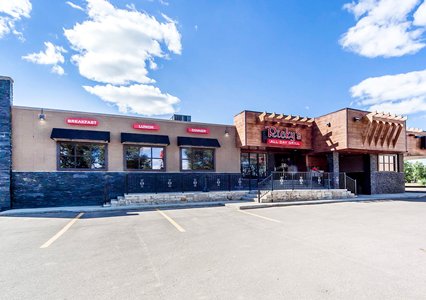 Pet Friendly Econo Lodge in Brooks, Alberta