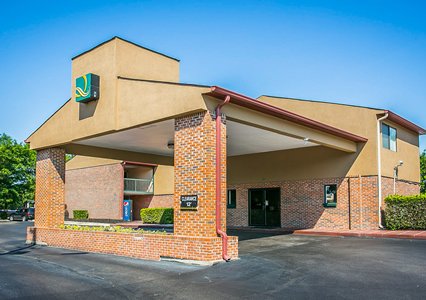 Pet Friendly Quality Inn in West Columbia, South Carolina