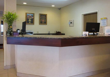 Pet Friendly Quality Inn & Suites in Bloomington, Illinois