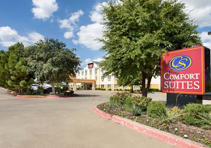 Pet Friendly Comfort Suites The Colony - Plano West in The Colony, Texas
