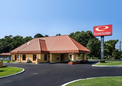 Pet Friendly Econo Lodge in Pocomoke City, Maryland