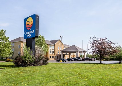 Pet Friendly Quality Inn & Suites in Mendota, Illinois