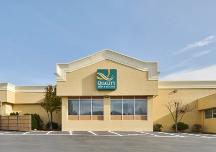 Pet Friendly Quality Inn & Suites in Indiana, Pennsylvania