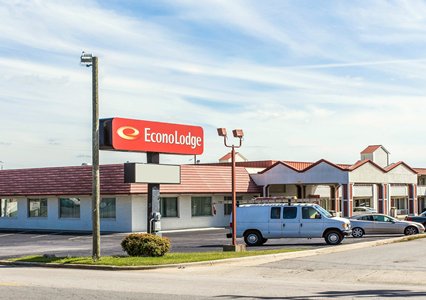 Pet Friendly Econo Lodge in Eden, North Carolina