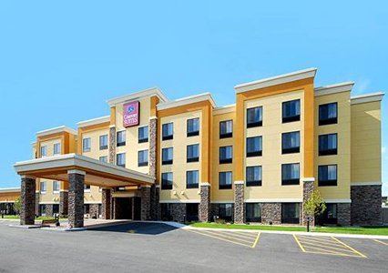 Pet Friendly COMFORT SUITES in Oshkosh, Wisconsin