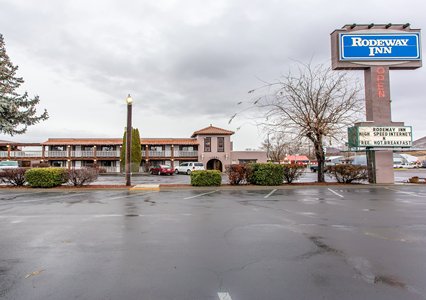 Pet Friendly Rodeway Inn in Baker City, Oregon