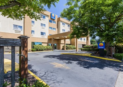 Pet Friendly Comfort Inn & Suites in Seattle, Washington