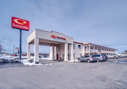 Pet Friendly Econo Lodge East in Staunton, Virginia