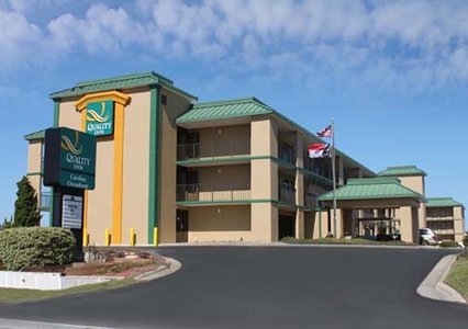 Pet Friendly Quality Inn Carolina Oceanfront in Kill Devil Hills, North Carolina