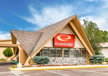 Pet Friendly Econo Lodge in Bay City, Michigan