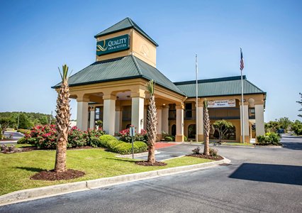Pet Friendly Quality Inn & Suites Civic Center in Florence, South Carolina