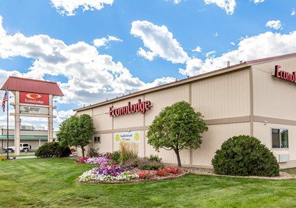 Pet Friendly Econo Lodge in Miles City, Montana