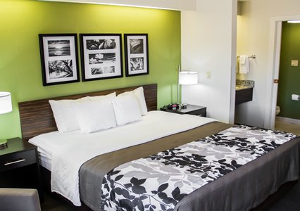 Pet Friendly Sleep Inn & Suites in Columbus, Nebraska