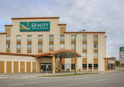 Pet Friendly Quality Inn & Suites in Winnipeg, Manitoba