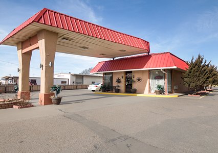 Pet Friendly Econo Lodge in Dalhart, Texas