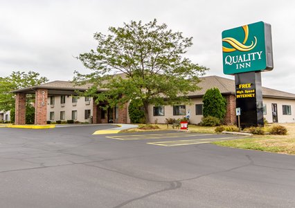 Pet Friendly Quality Inn in Reedsburg, Wisconsin