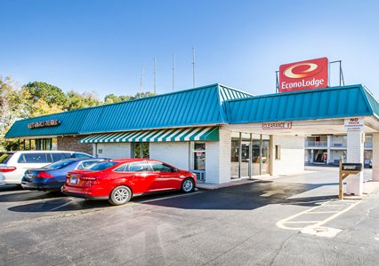 Pet Friendly Econo Lodge in Mcdonough, Georgia