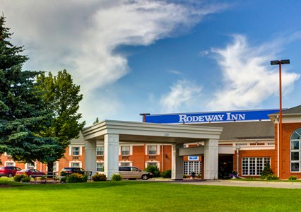 Pet Friendly Rodeway Inn in Grand Forks, North Dakota