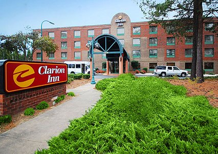 Pet Friendly Clarion Inn in Cornelius, North Carolina