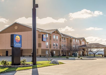 Pet Friendly Quality Inn & Suites in Mount Pleasant, Iowa