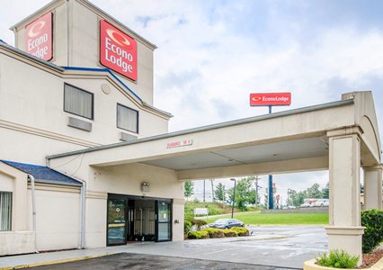 Pet Friendly Econo Lodge in London, Kentucky