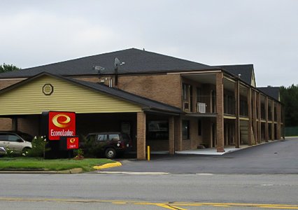 Pet Friendly Econo Lodge in Weldon, North Carolina