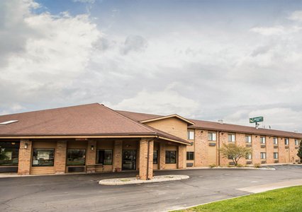 Pet Friendly Quality Inn in Dundee, Michigan