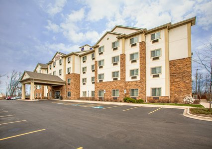 Pet Friendly Comfort Suites Grayslake - Libertyville North in Grayslake, Illinois